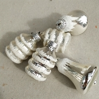specielle sølv hvide glas julekugler  klokker bulede tøndefacon gammelt julepynt